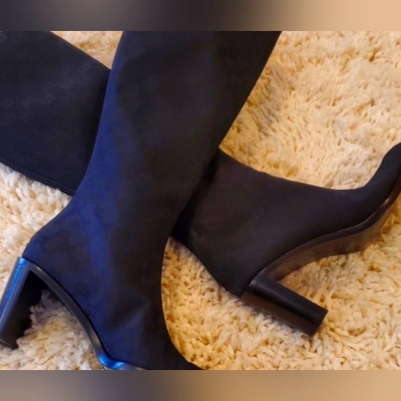 Beautiful Gucci Boots - Picture 1 of 8